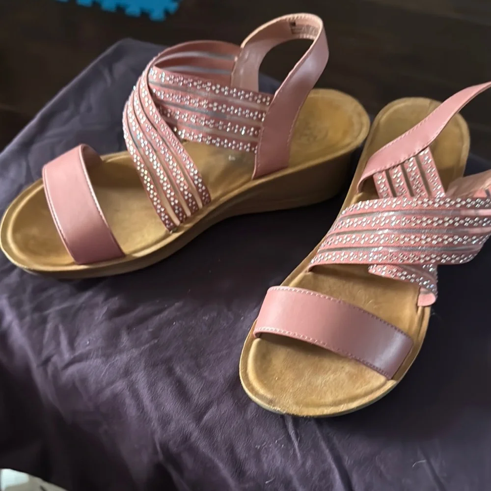 Daisy Fuentes Pink Rhinestone Sandals - Picture 2 of 4